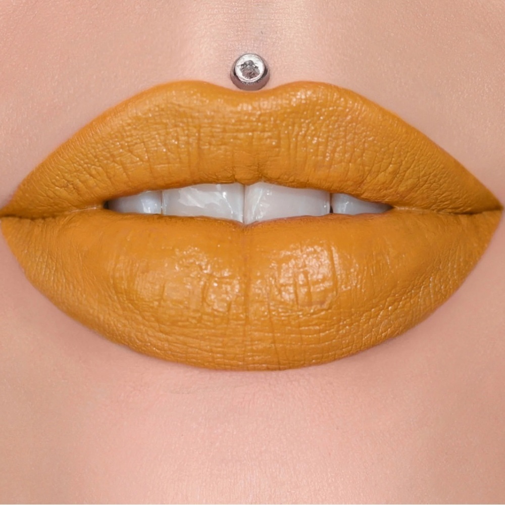 🌸4/$25 Jeffree Star Velvet Trap Lipstick-Extending the Olive Branch